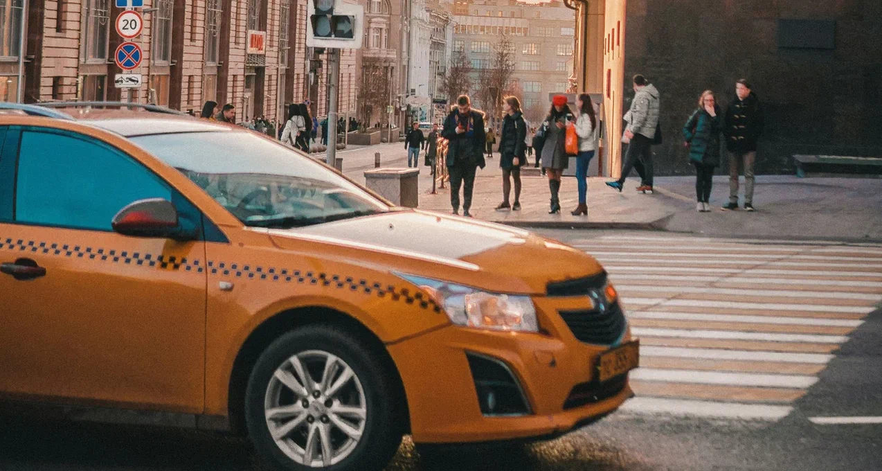 Самозанятые таксисты просят не применять к ним закон о локализации