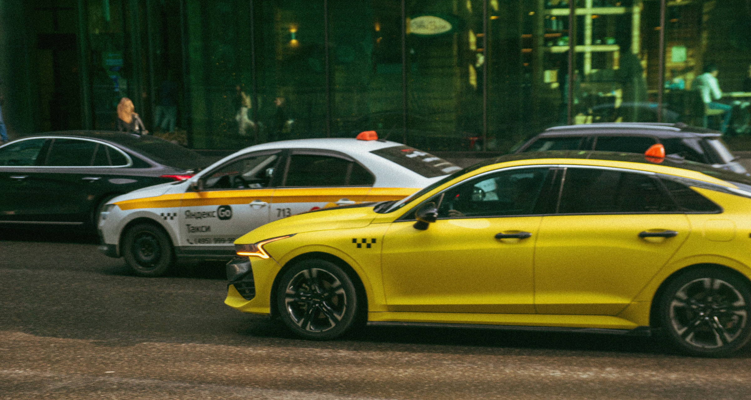 Дума одобрила квоты для самозанятых таксистов без локализованных авто