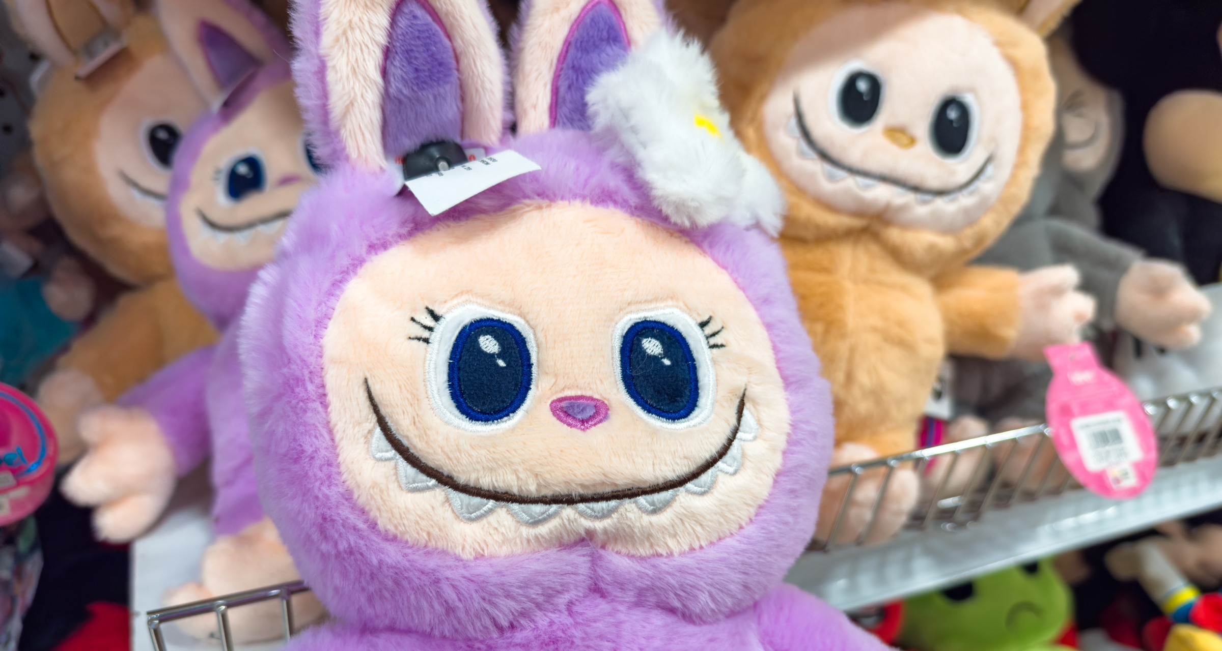 Россияне в мае потратили на Лабубу более 2 млн рублей