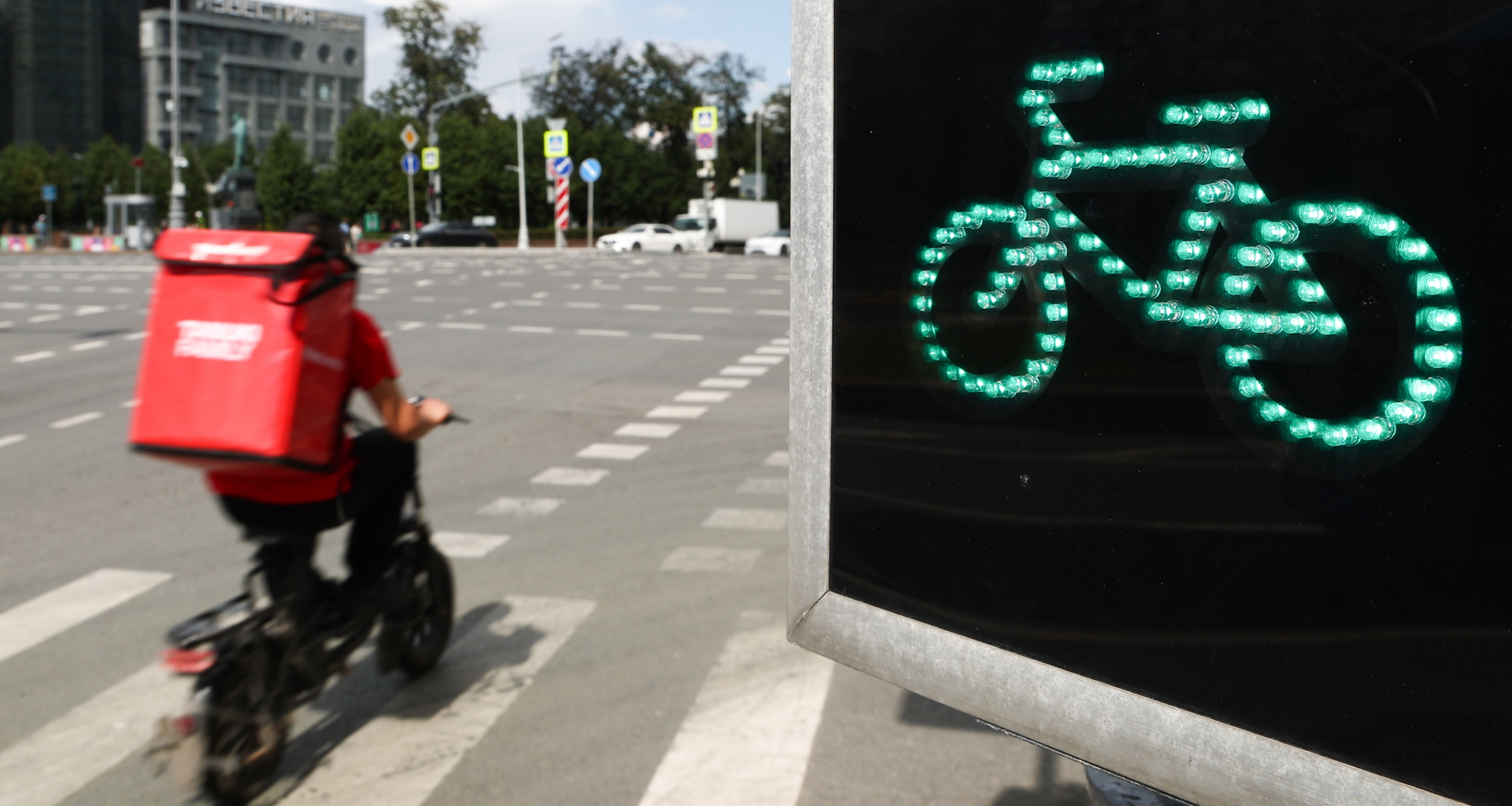 Интерес женщин к работе курьера вырос более чем в полтора раза за год