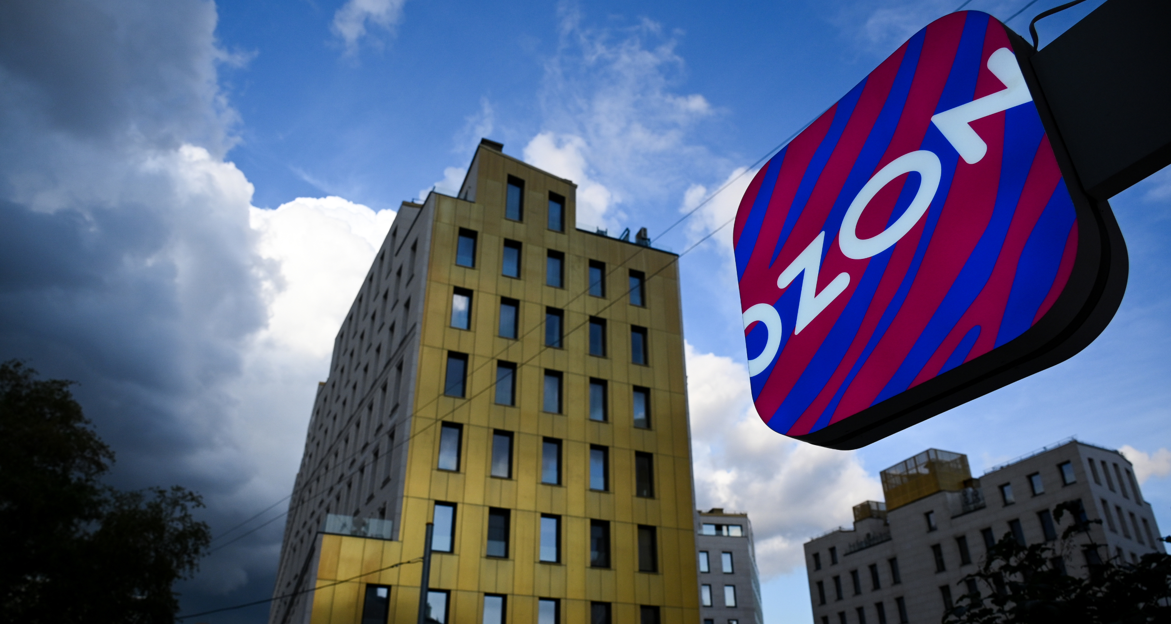 Ozon напомнил о запрете вывозить товары для селлеров с долгами перед маркетплейсом