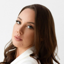 Алина Манакова