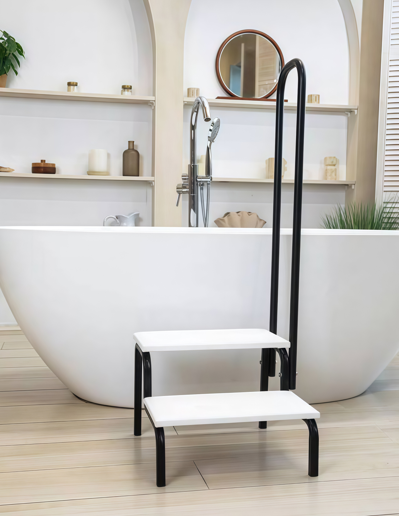 Ступенька для ванной с удобной ручкой