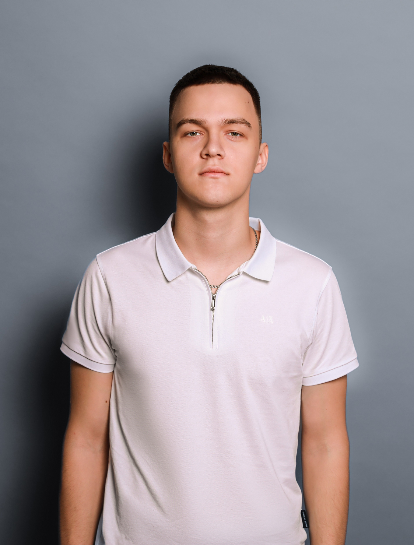 Илья Чуяк, продает аксессуары