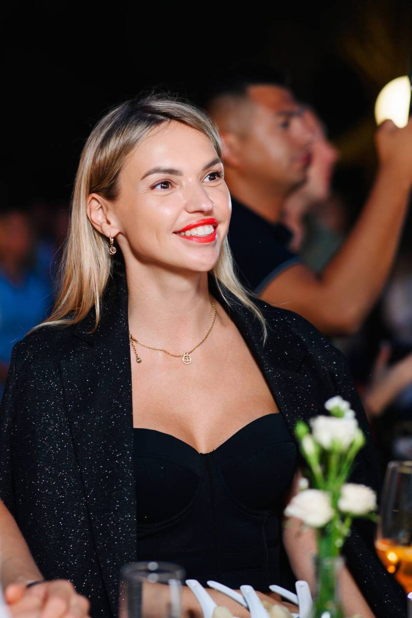 Улыбающаяся женщина