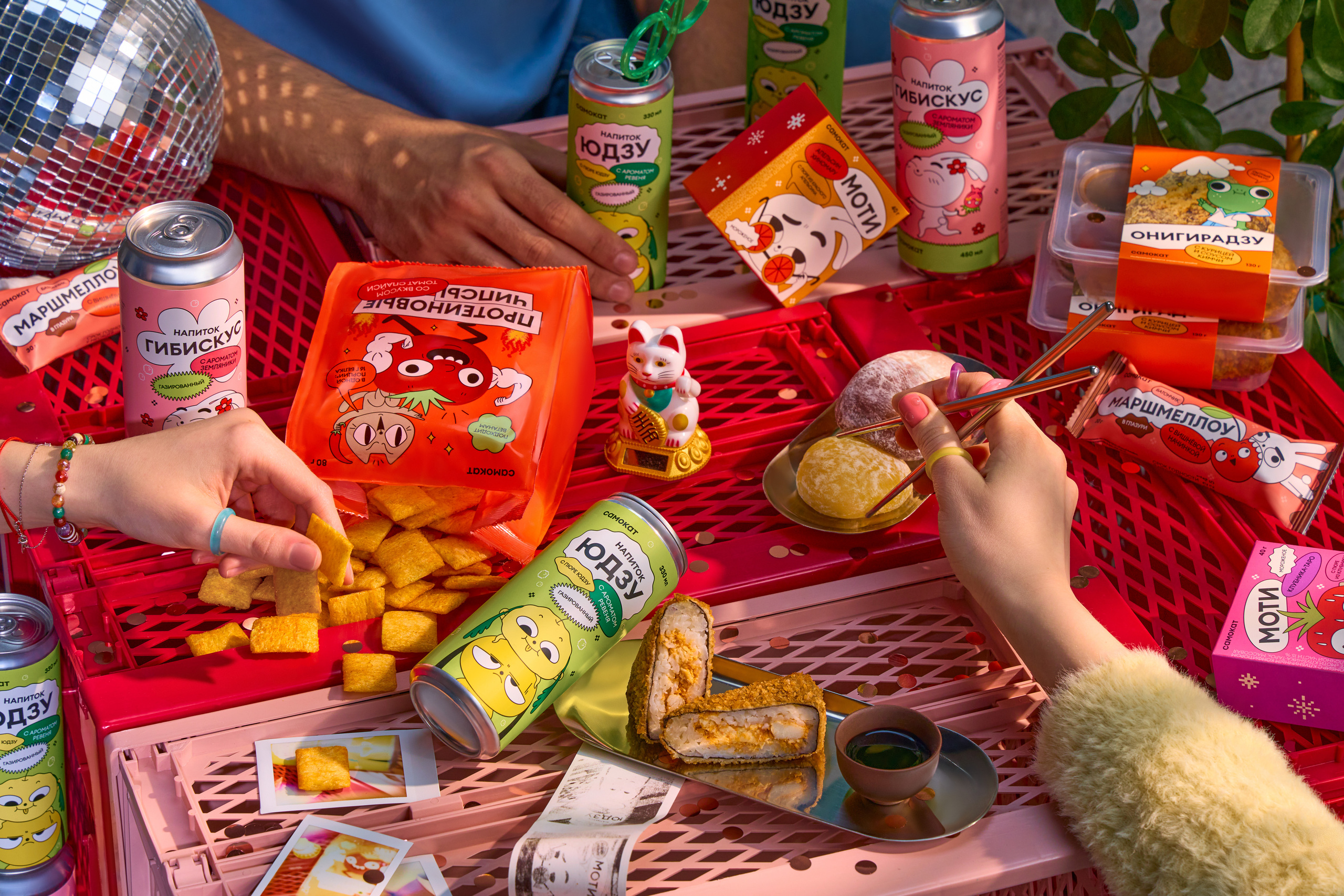 Протеиновые чипсы, моти, онигирадзу, газированные напитки — перекус в азиатском стиле от Самоката