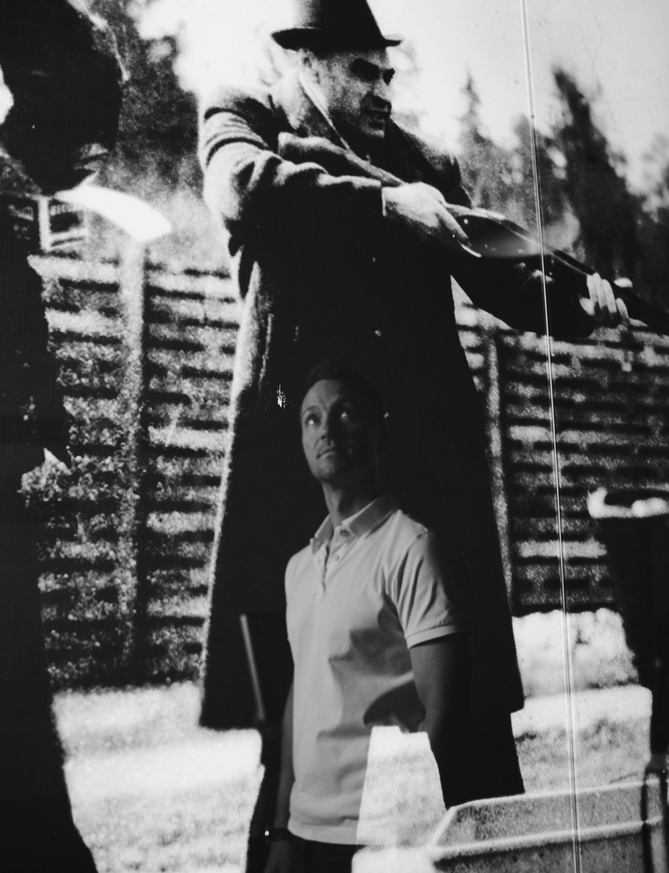 Это фотография моего дедушки, она висит в моем кабинете