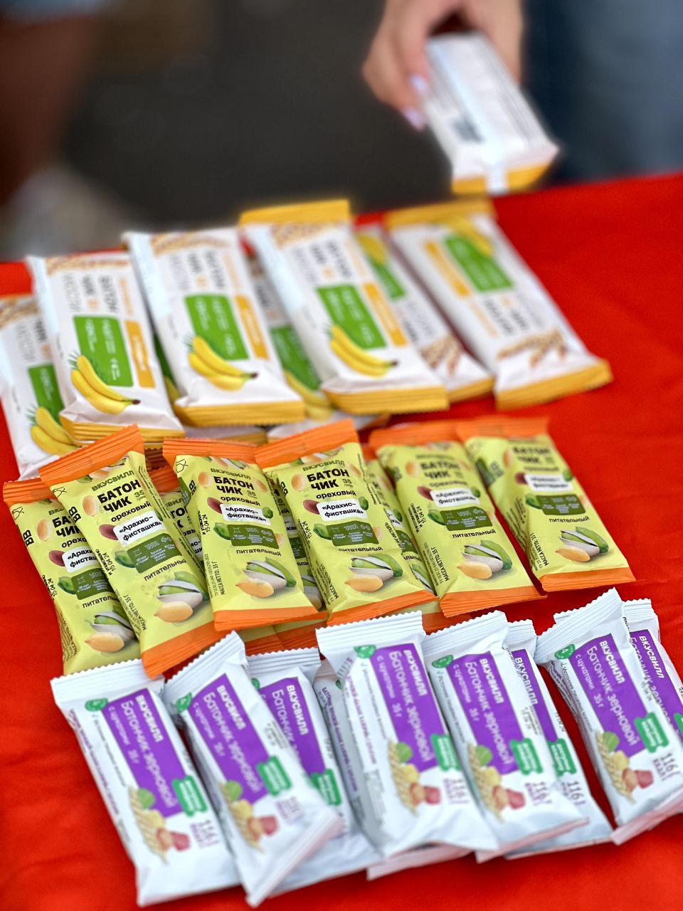 Фото продукции ВкусВилла на забеге в Бишкеке