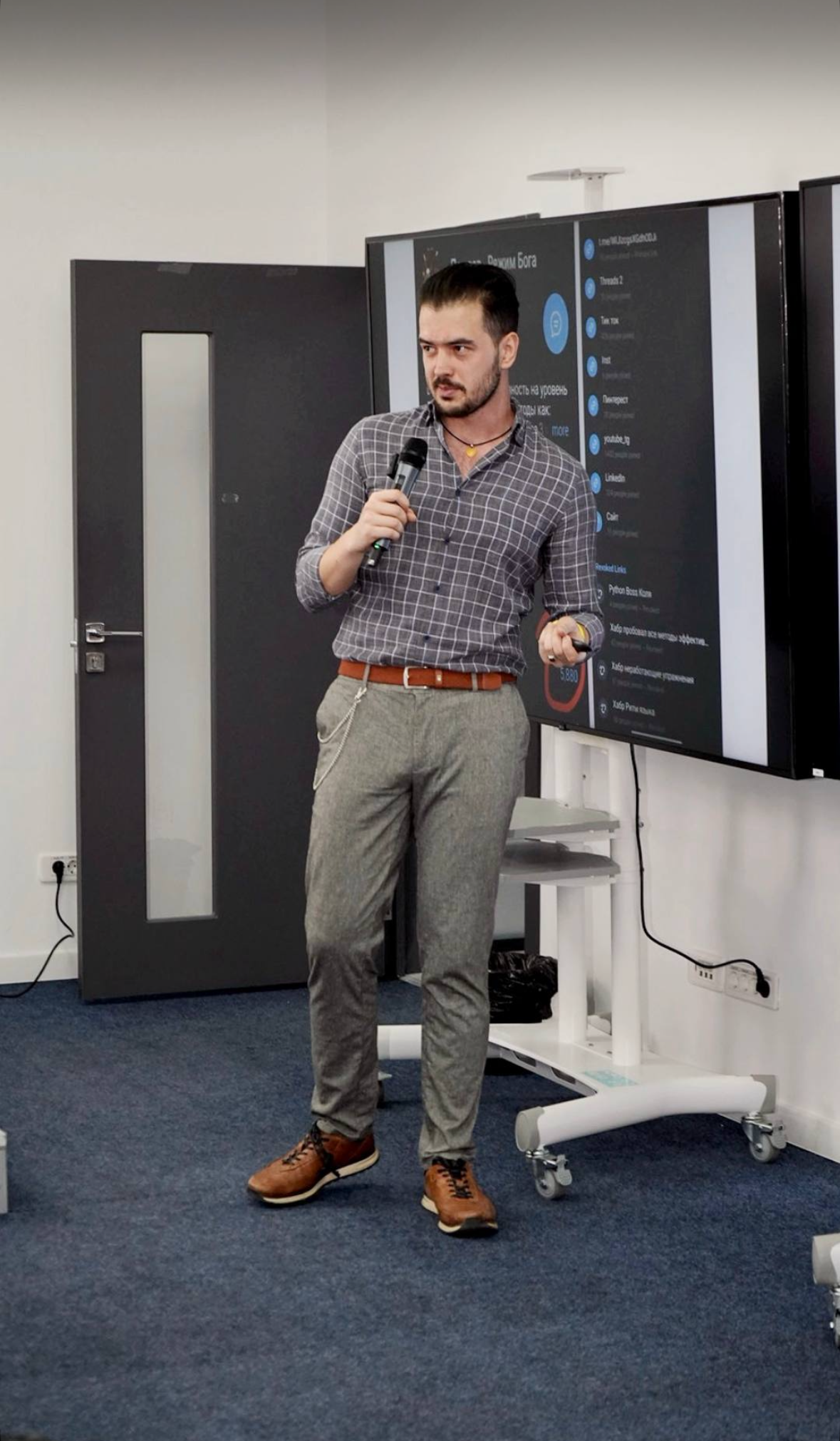 Выступление о создании вирусного контента для соцсетей