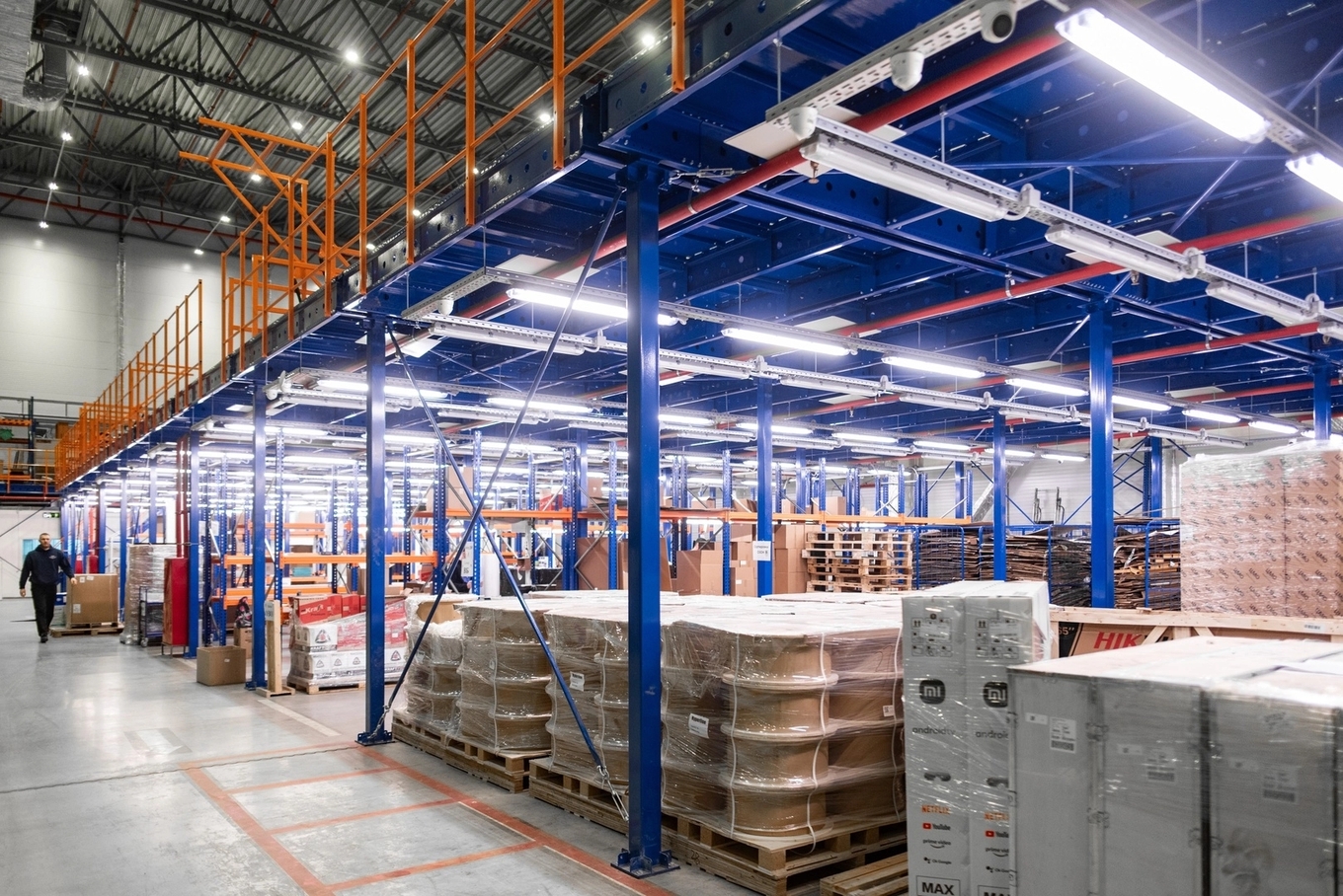 Платформенный мезонин в зоне комплектации