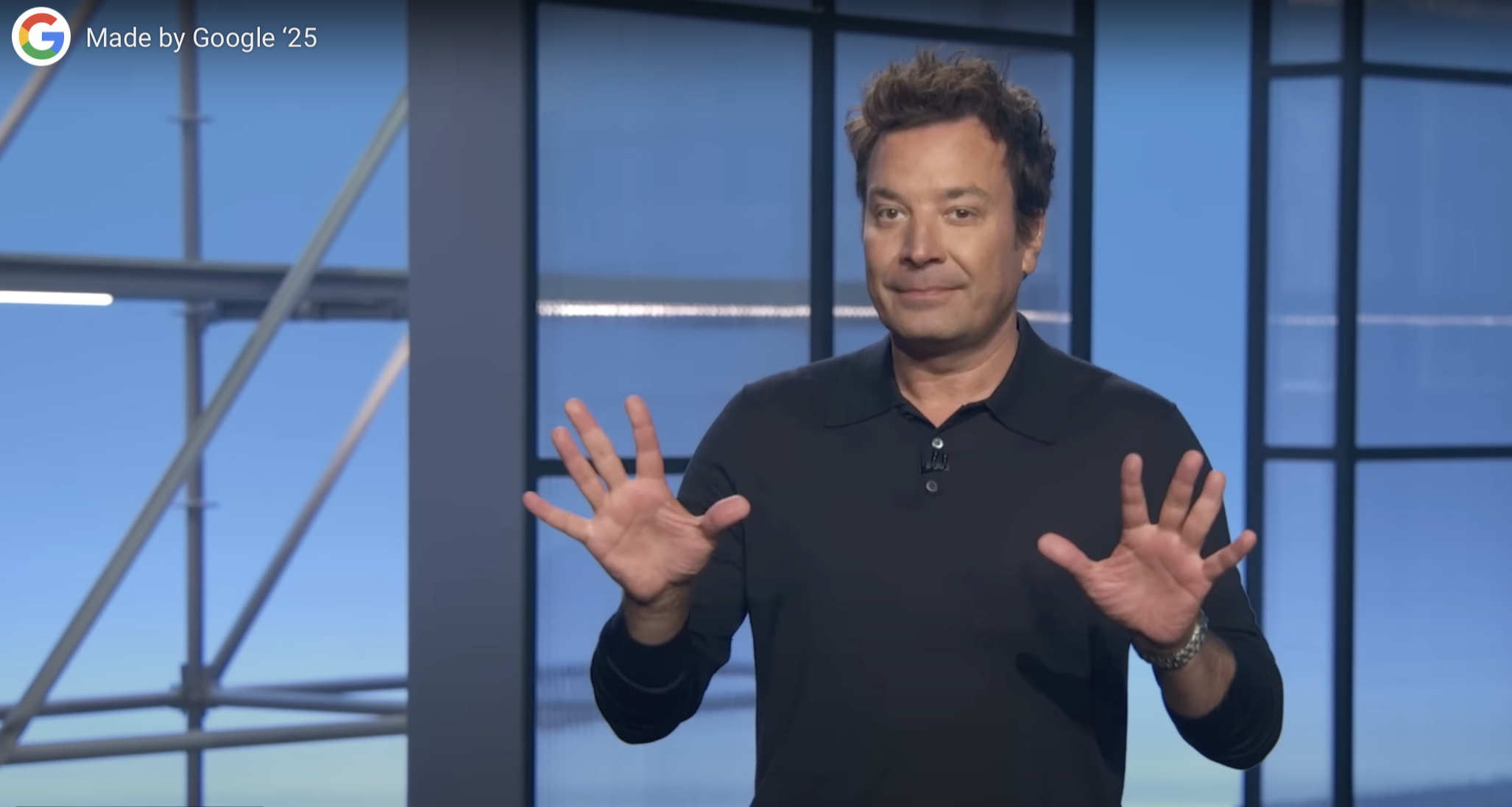 Ведущий открывает мероприятие