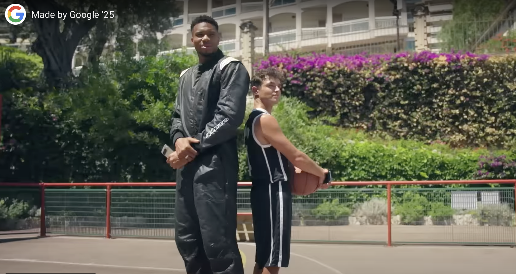 Знаменитости рекламируют продукцию Гугл