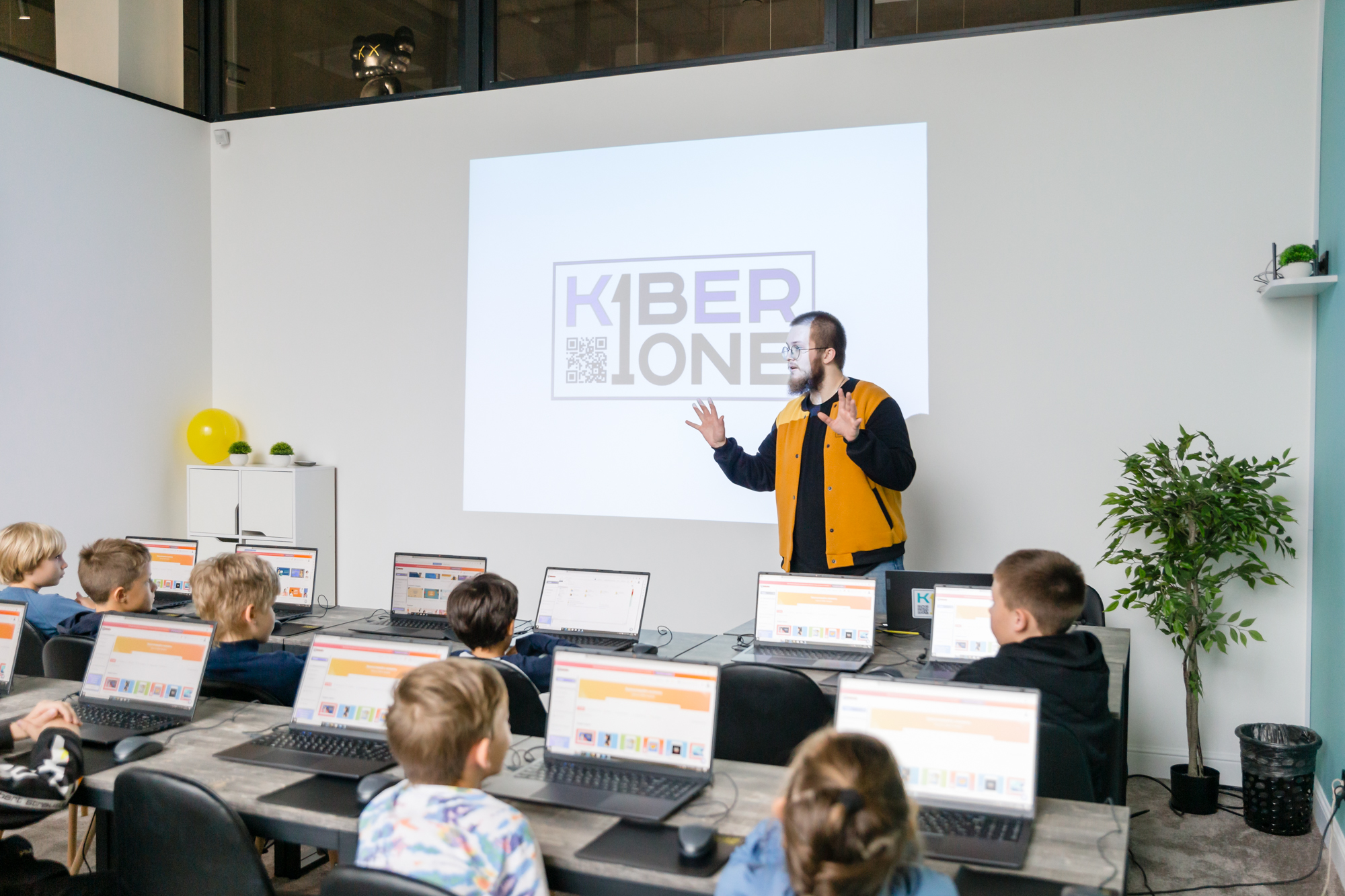 Школа программирования для детей KIBERone