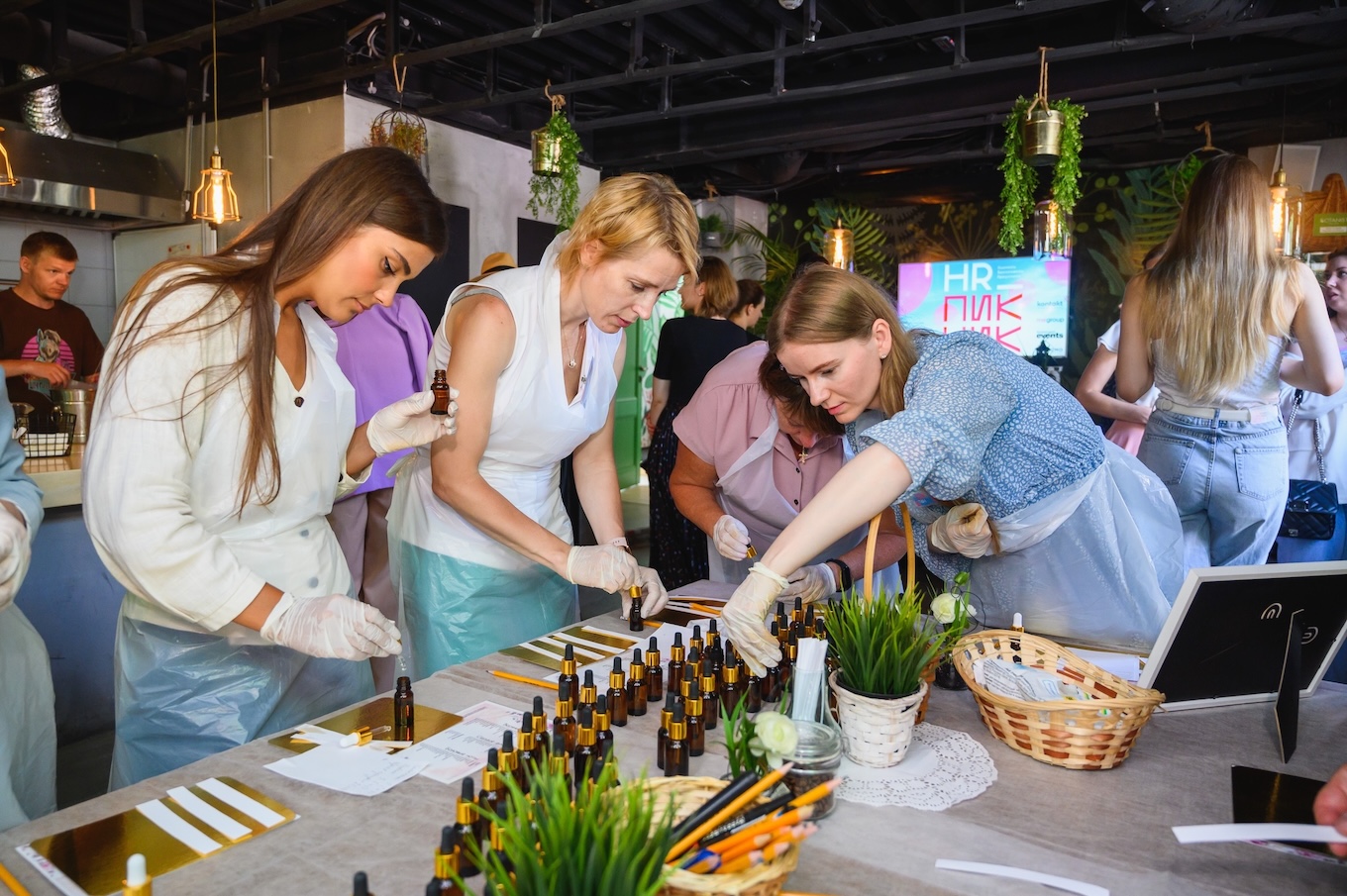 Мастер-класс по духам на корпоративе