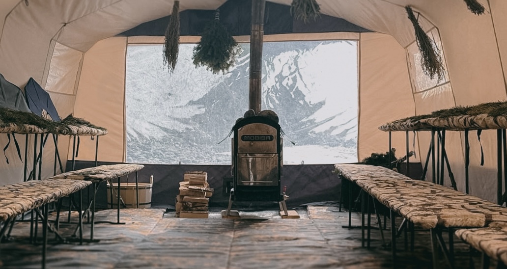 Баня и оборудование внутри