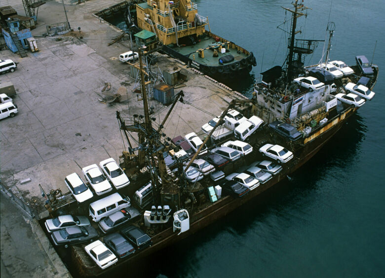 Японские автомобили приходят во Владивосток