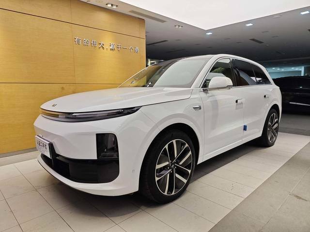 LiXiang L6 в Китае