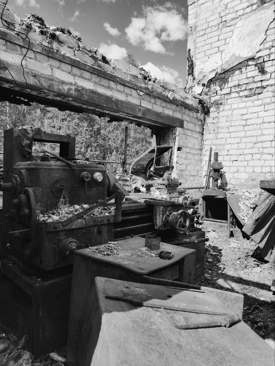Все, что осталось от цеха после ночного пожара