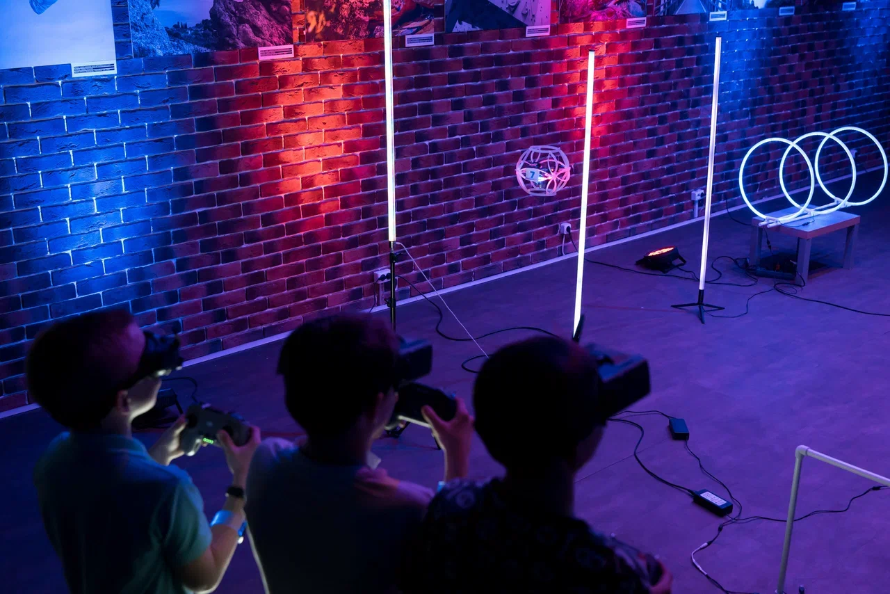 Тренировка по пилотированию дрона