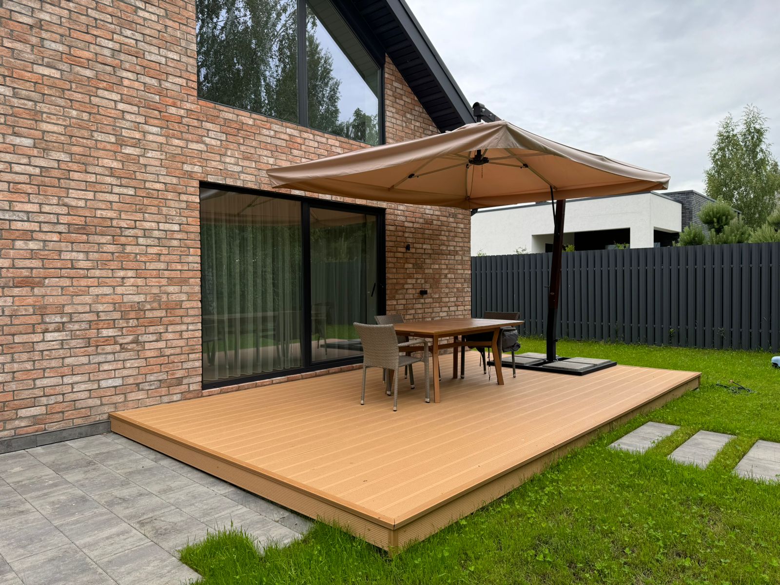 Лаунж-зона из ДПК