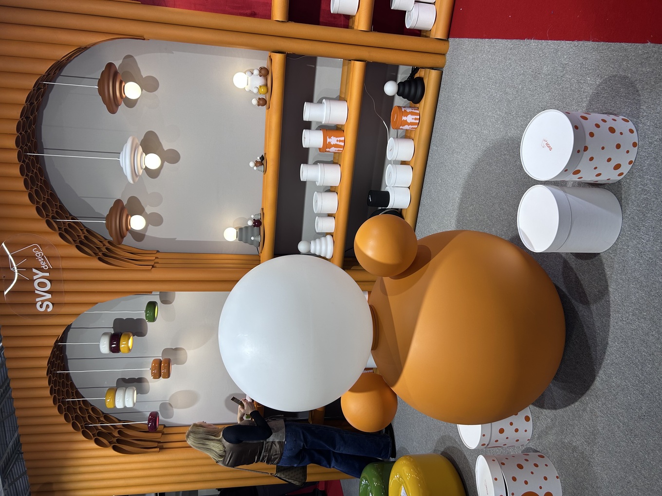 Светильник в виде неваляшки в стиле СССР