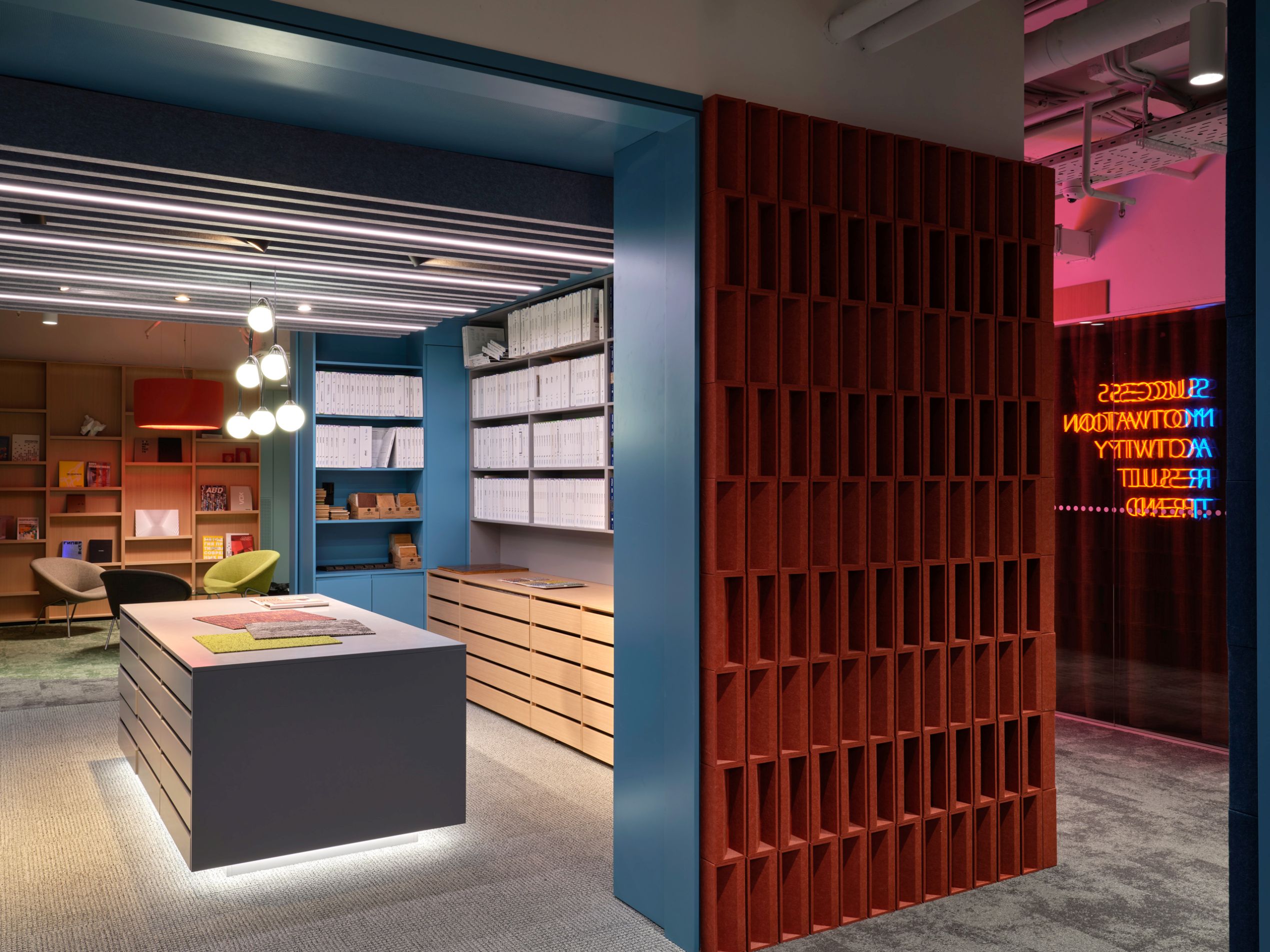 Пространство для работы с материалами, офис Smart Group