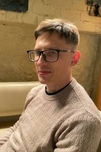 Александр Долоз