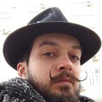 Артем Емельянов