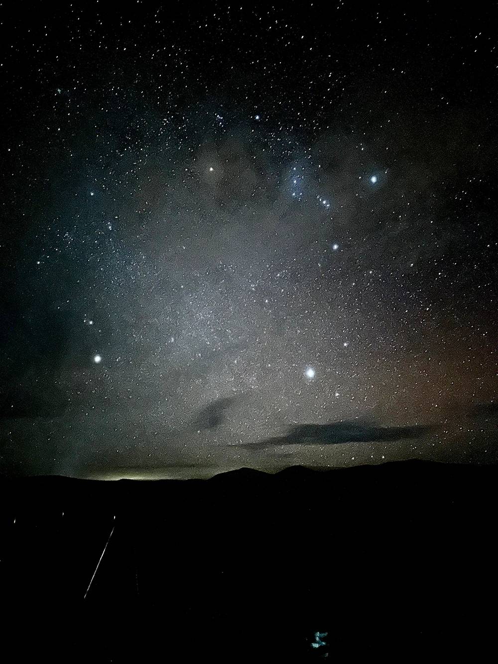 Из-за отсутствия искусственного освещения ночью открывается потрясающее звездное небо. Красивые фотографии можно сделать даже на обычный телефон, используя выдержку и что-то вроде штатива