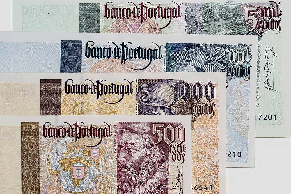 Так выглядели португальские деньги до перехода на евро. Источник: Mattias Lindberg / Shutterstock
