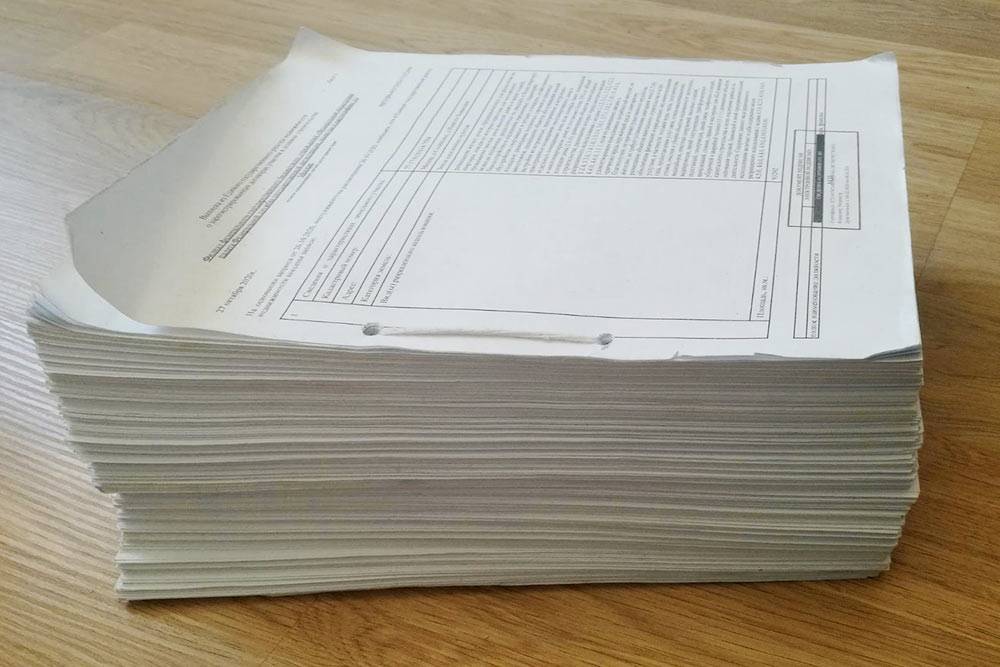 Если для&nbsp;продажи по переуступке вы решите заказать выписку из ЕГРН в бумажном виде, знайте, что часто это внушительная стопка бумаги. В ней будут все заключенные договоры по земельному участку, на котором находится ваш дом