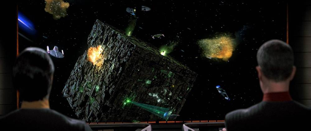 Коллектив Борг путешествует по галактике на кораблях идеальных форм — часто в виде куба. Источник: CBS