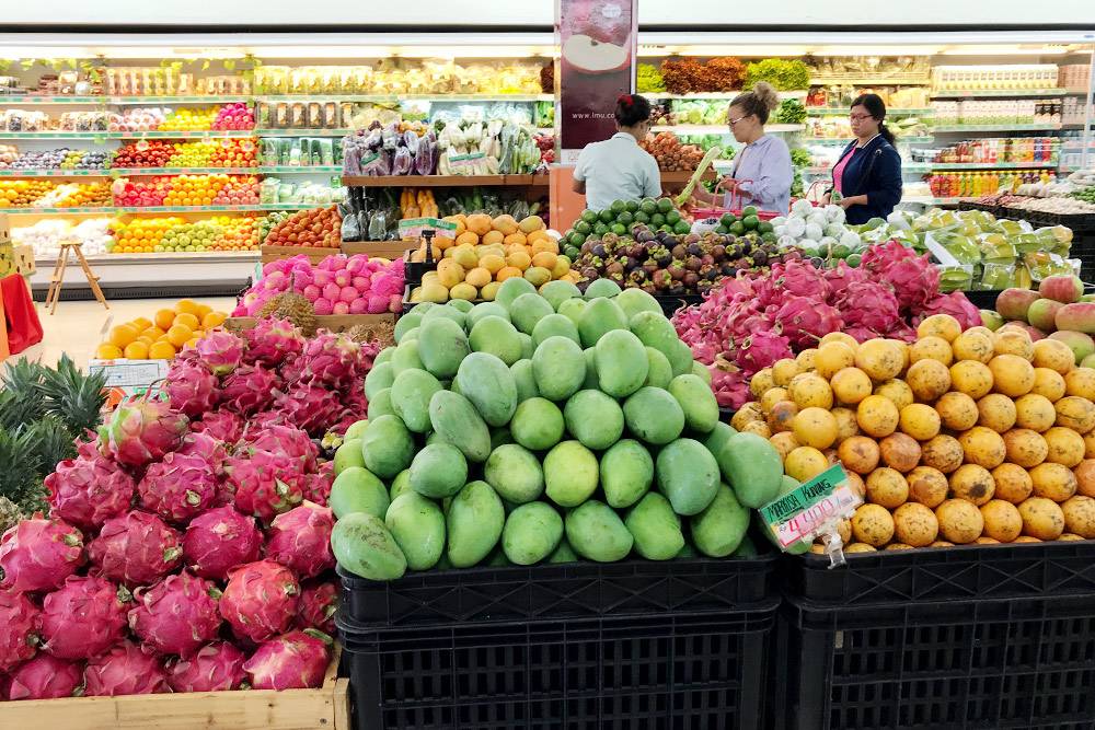 В магазинах цены часто пишут не за кг, а за 100 г