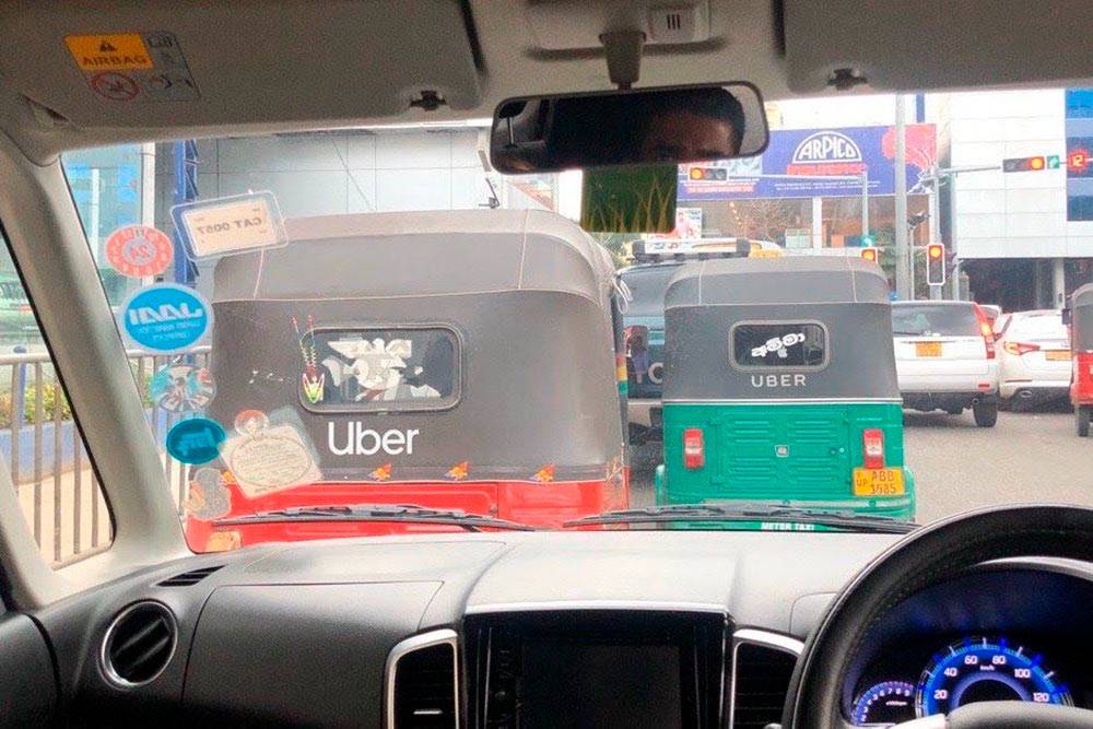 «Убер» брендирует свои тук-туки на Шри-Ланке