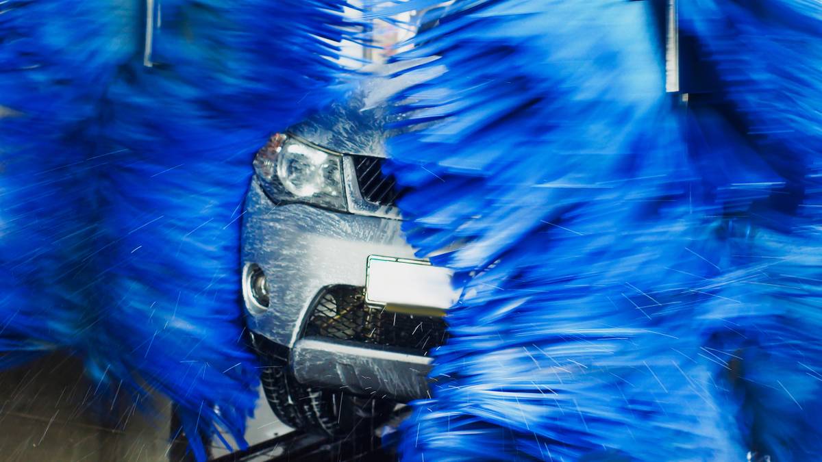 Автомойки: какие виды моек бывают и почему разные цены