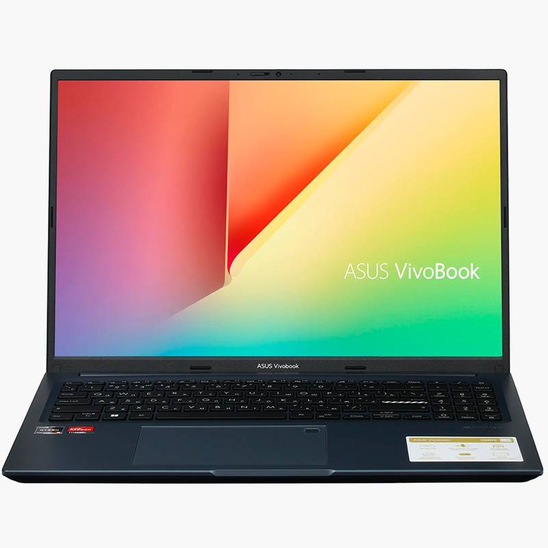 Это ASUS VivoBook 16X, с хорошим экраном диагональю 16 дюймов. «Внутренностей» у него хватит даже на многие игры. Источник: dns-shop.ru