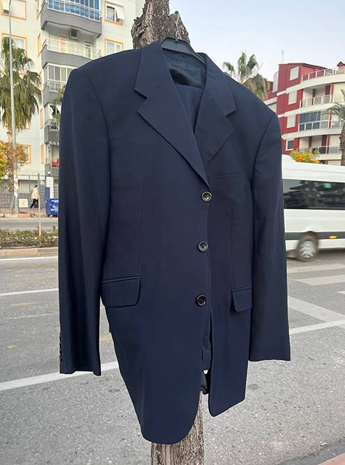 Пиджак в похожем стиле я увидела на рынке в Анталье за 500 <span class=ruble>Р</span> — с ним тоже получится стильный образ