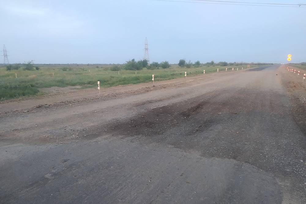 Злополучный участок дороги: на трассе внезапно заканчивается асфальт