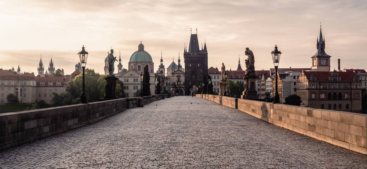 Чехия приостановила выдачу туристических виз гражданам России до конца марта 2023 года