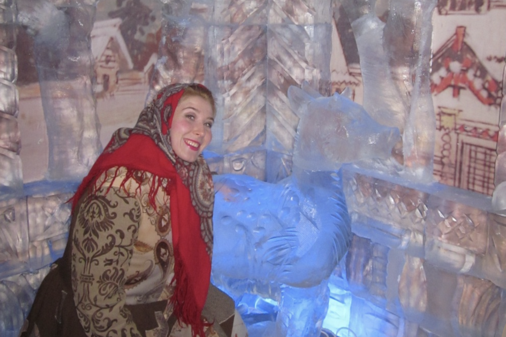 Ледяные фигуры в морозной комнате изготовили костромские резчики. Источник:&nbsp;teremsnegurochki.ru
