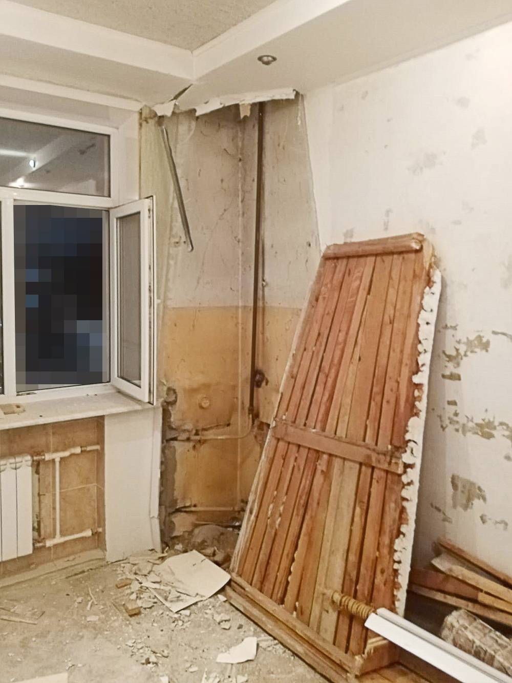 Фальшкамин снесли в&nbsp;первых рядах