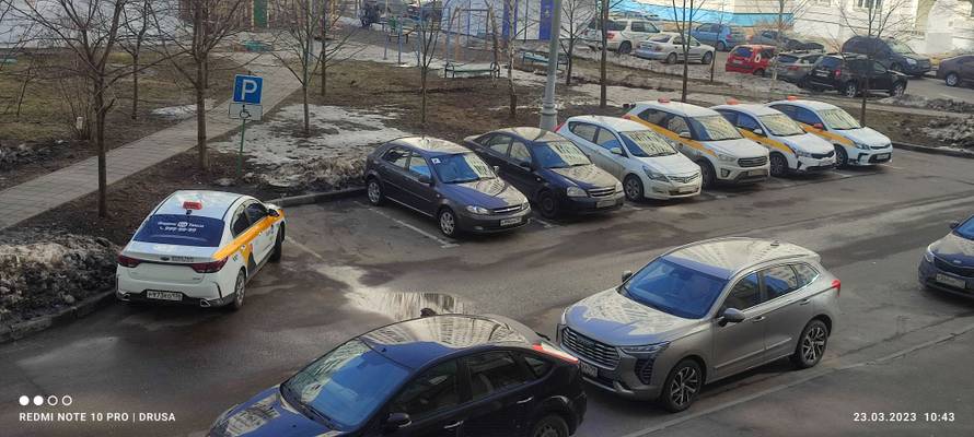 парковка машины такси