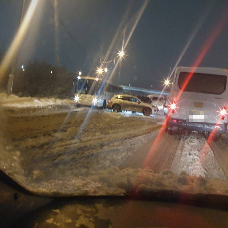 По дороге домой вижу аварию