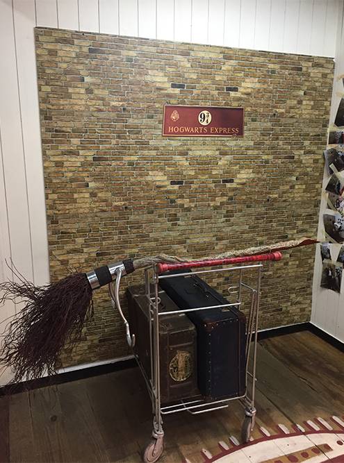 Прототипом лестницы в замке Хогвартс из книг Джоан Роулинг о Гарри Поттере послужила лестница в местном книжном магазине Livraria Lello