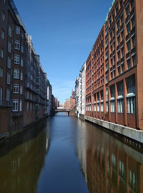 В Гамбурге разветвленная система каналов, как в Венеции, Амстердаме или в Петербурге