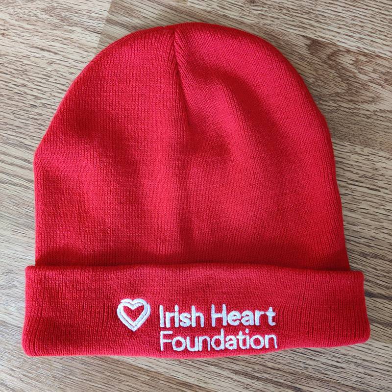 В подарок Irish Heart Foundation прислал классную ярко-красную шапку — мне как раз нужна