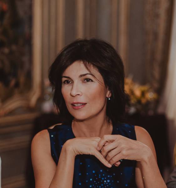 Елена Жукова