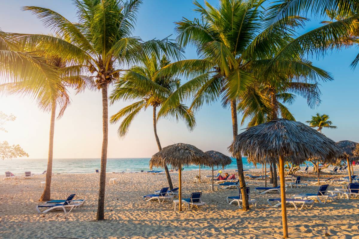Пляжи Кубы любят за чистый, светлый песок. Фото:&nbsp;Nikada / iStock