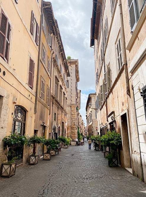 Улочка в историческом центре Рима