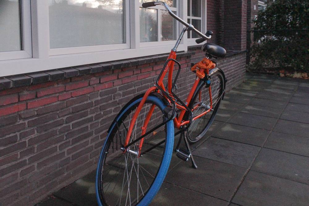 Мой ярко-оранжевый велосипед от «Свапфитс»